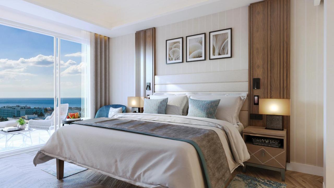 Junior Suite with Pool & Garden View