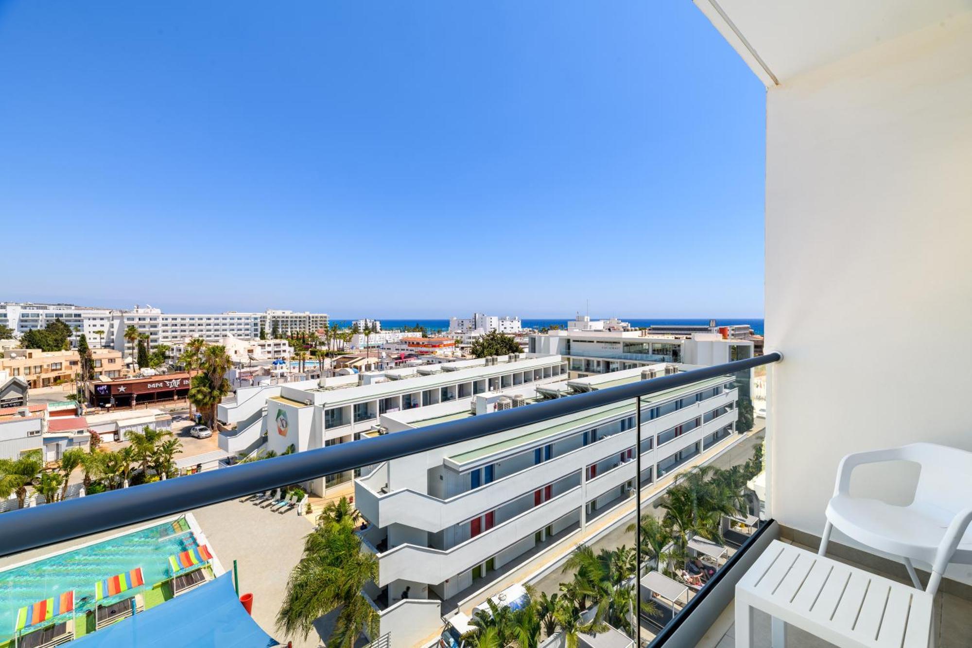 Deluxe Double or Twin Room with Pool View