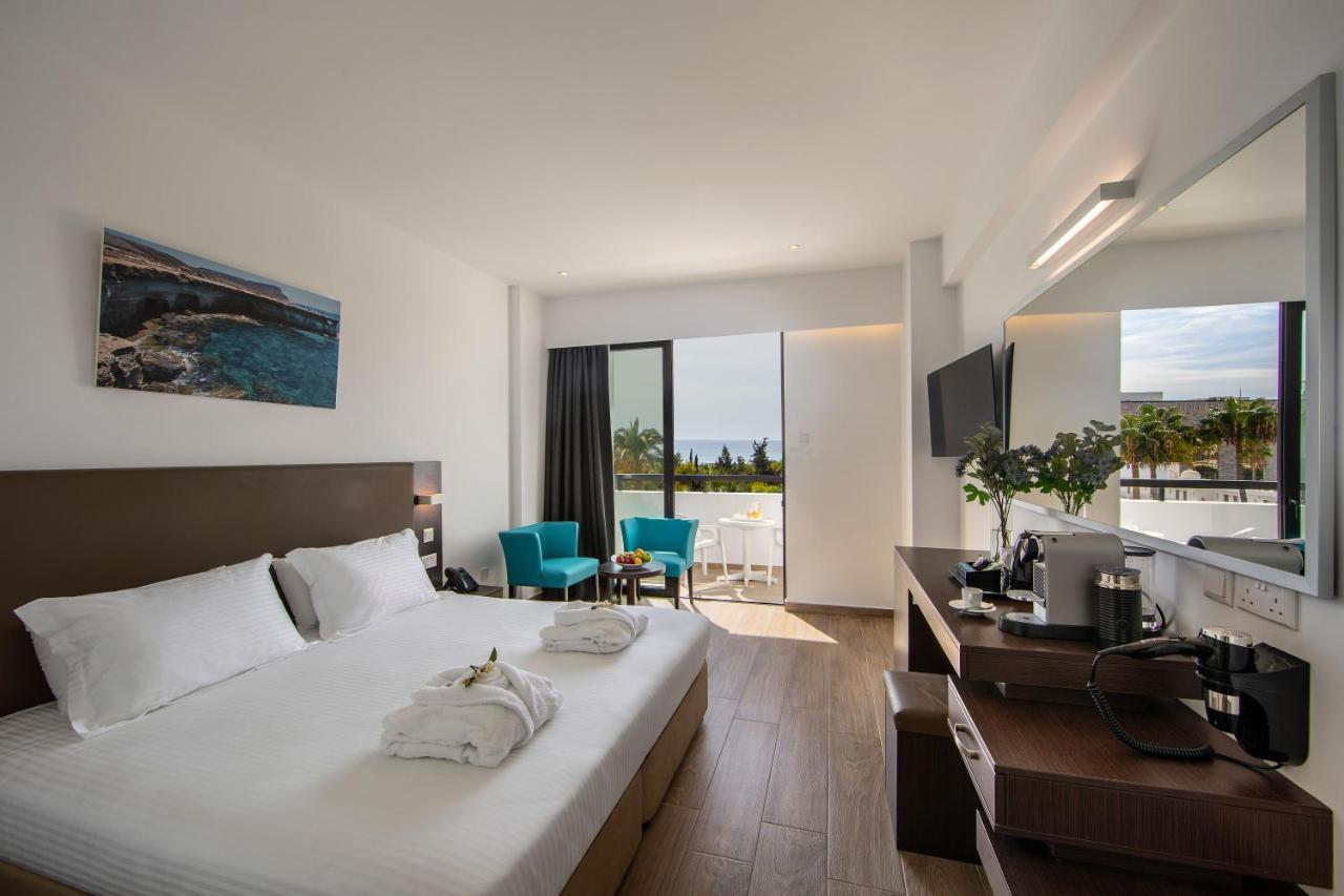 Deluxe Double or Twin Room with Balcony