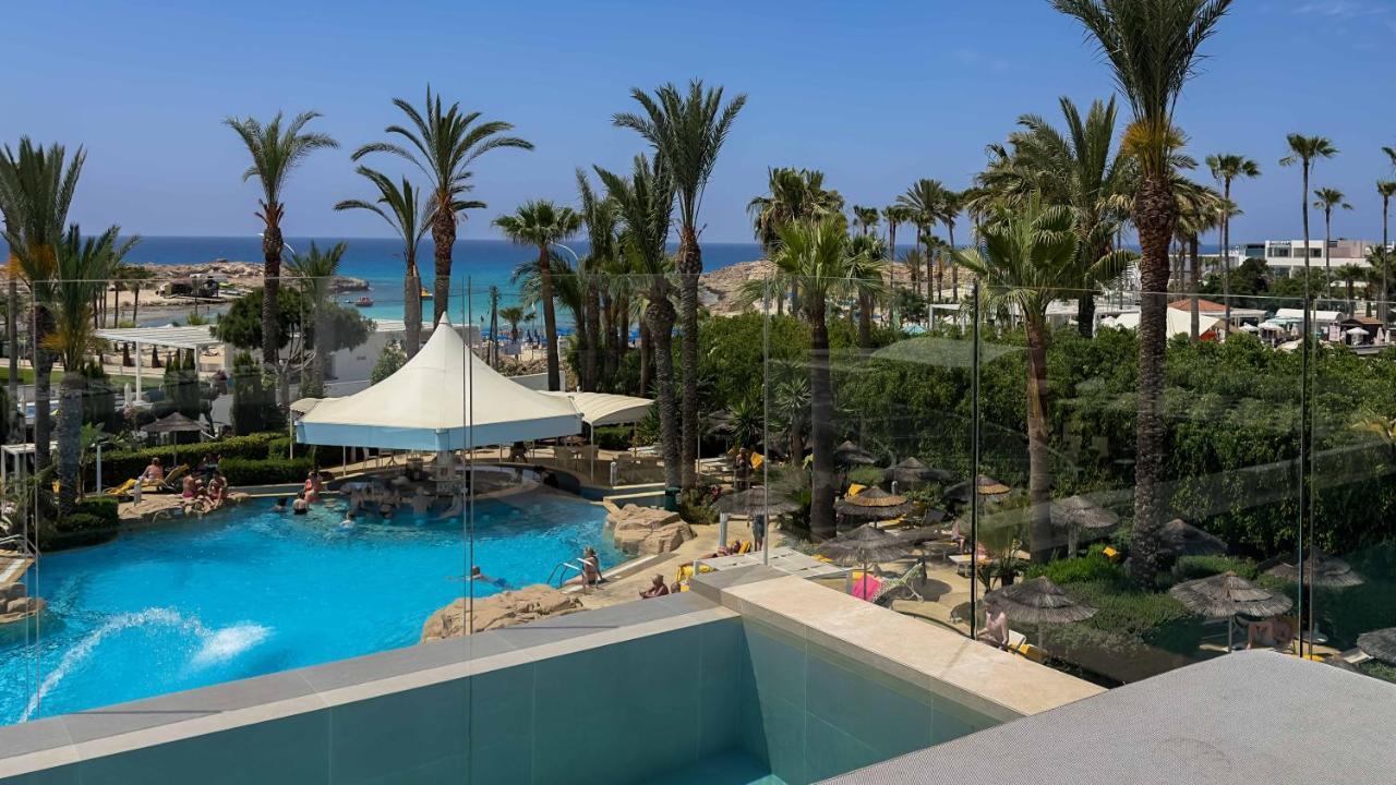 Signature Zimmer mit direktem Poolzugang und Meerblick