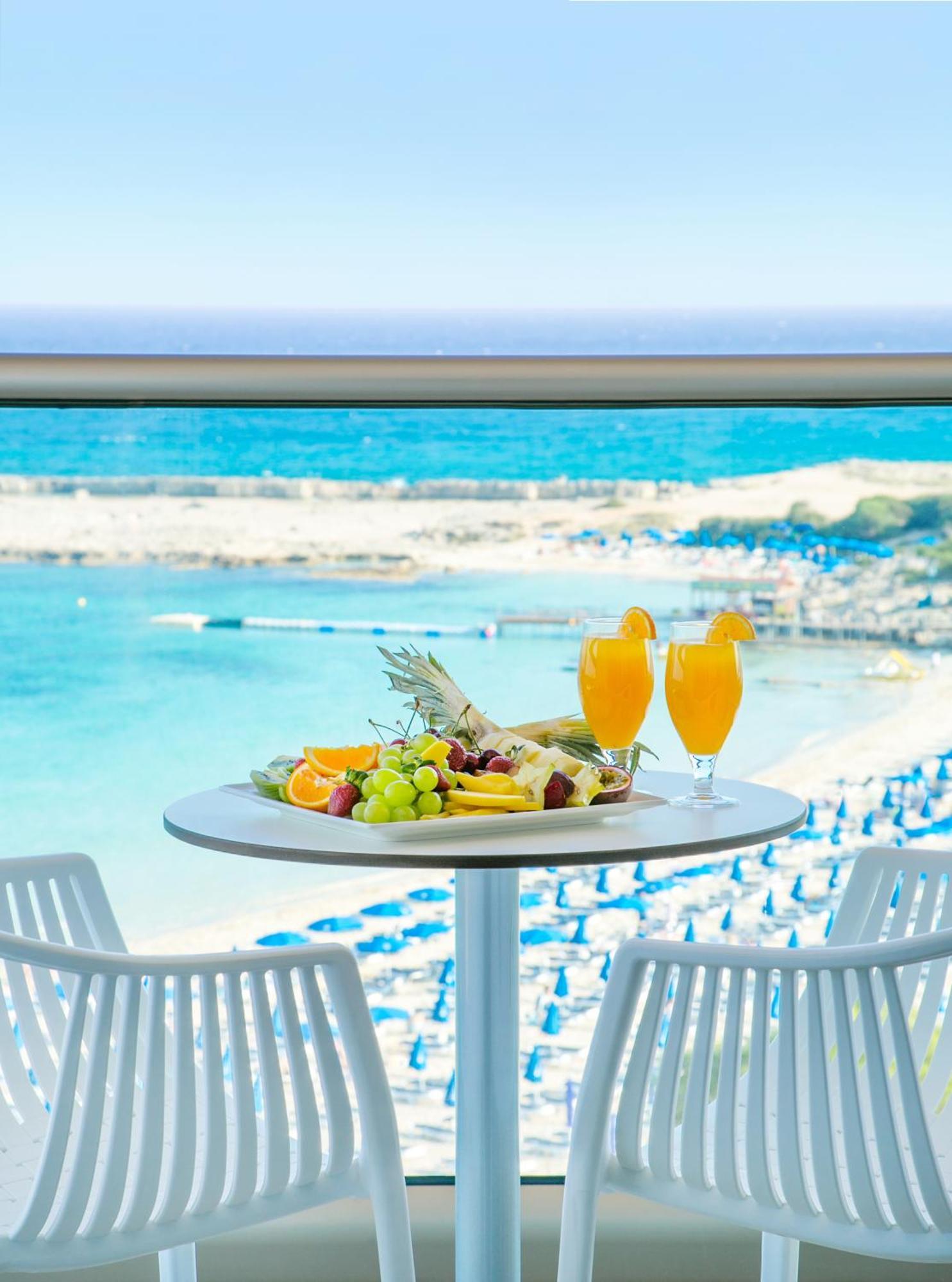 Superior Double or Twin Room with Front Sea View