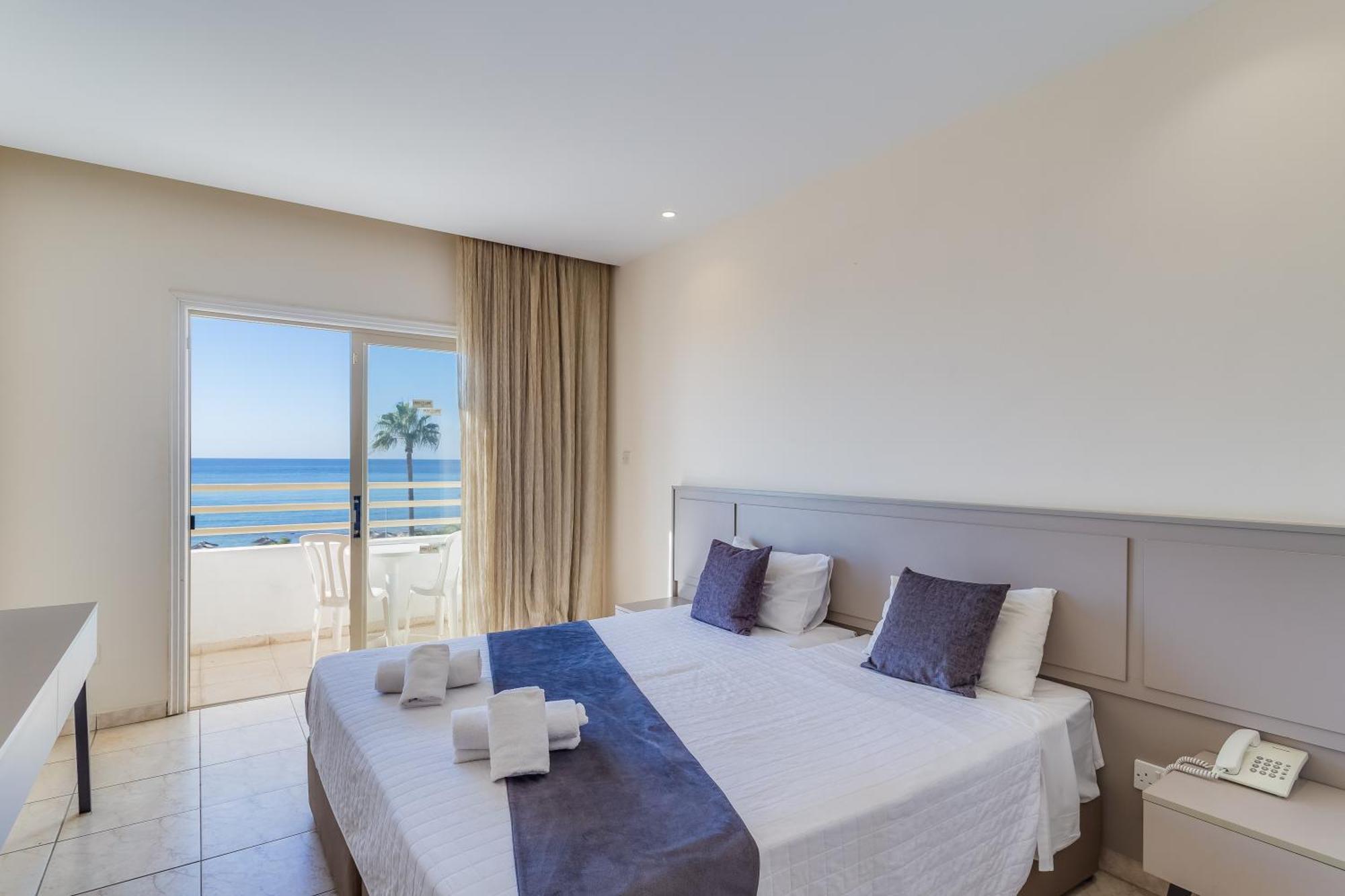 Family Room with Sea View