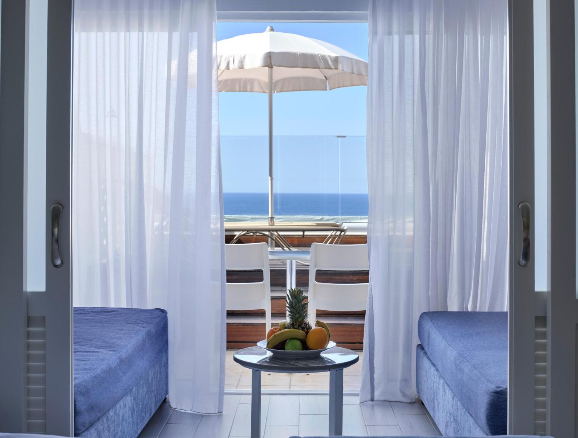 Superior Family Room Sea View