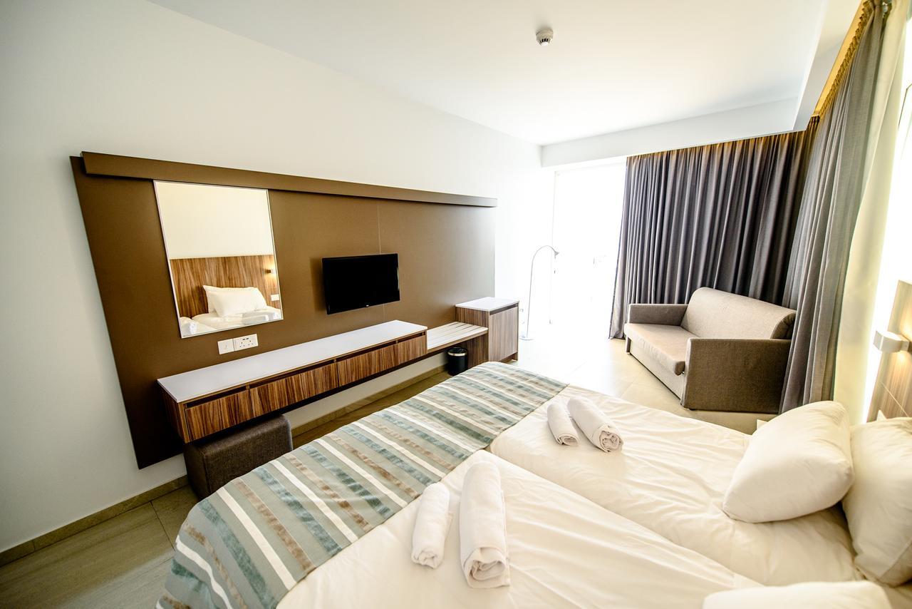 Standard Double or Twin Room with Sea View