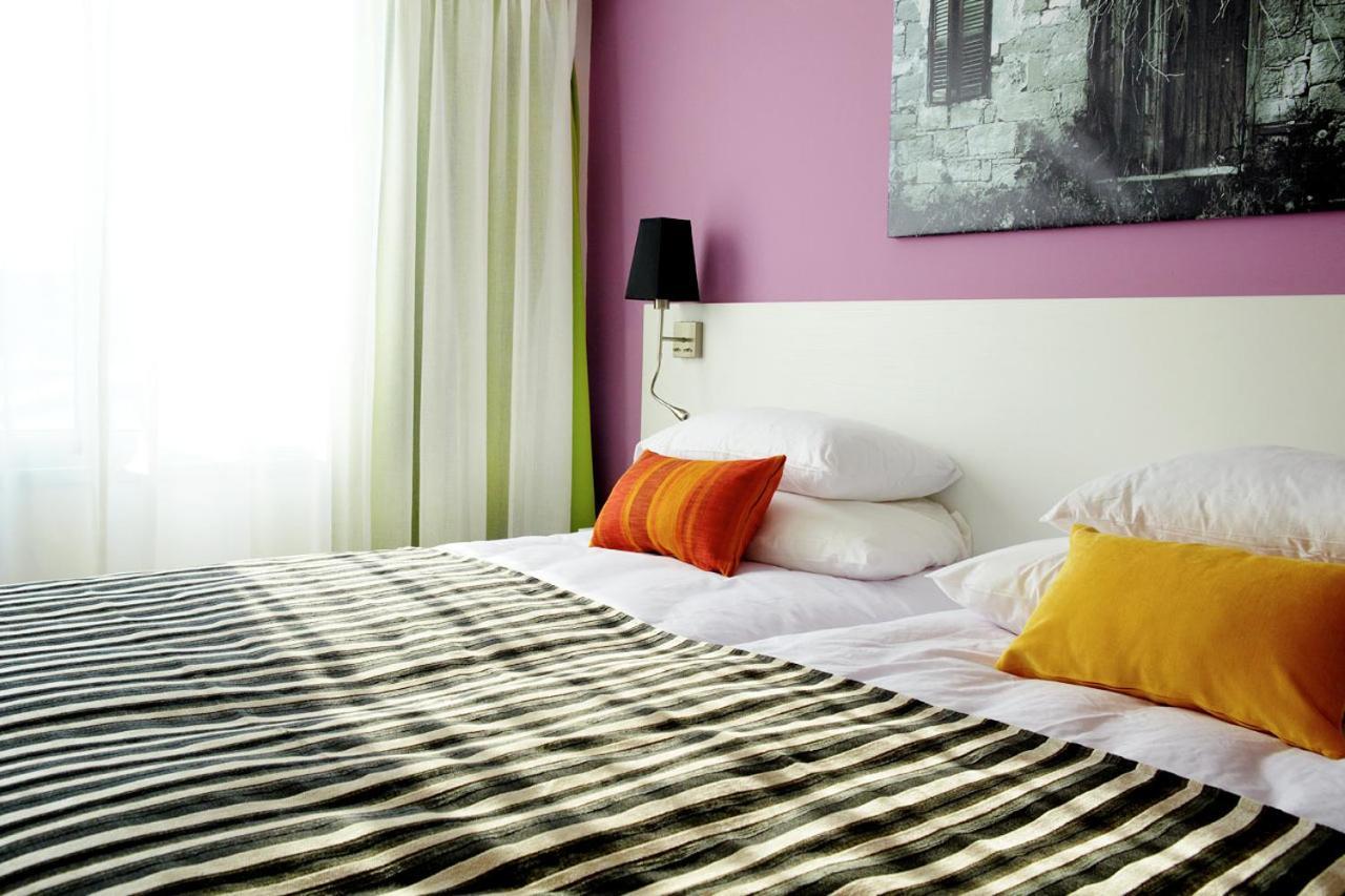 One-Bedroom Apartment with Garden View