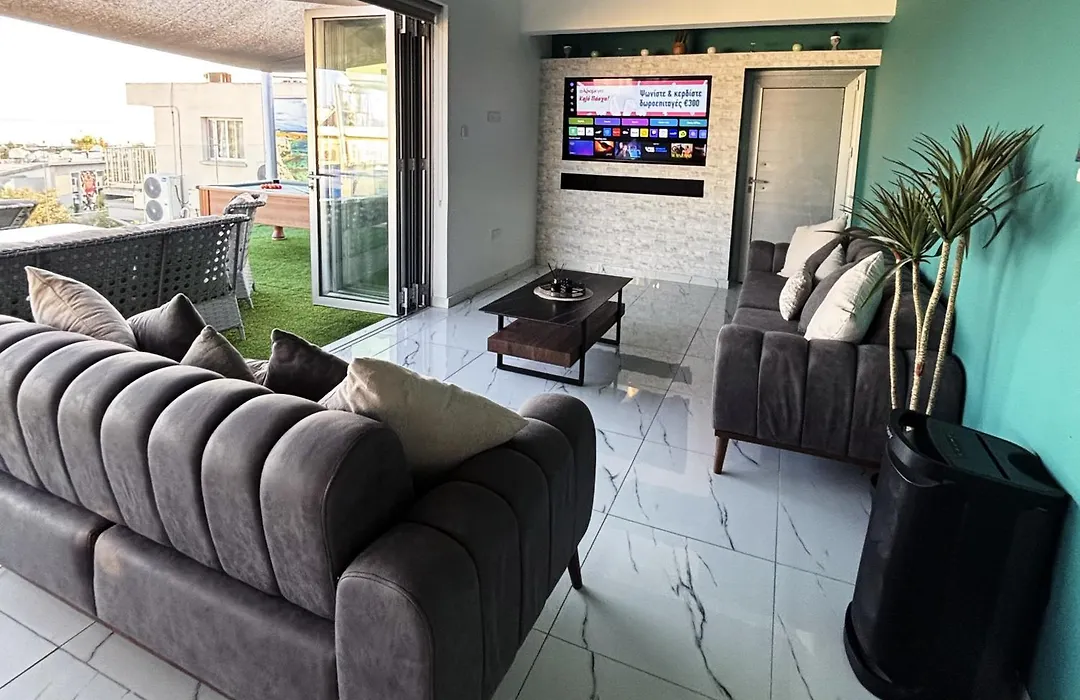 Sant Central Deluxe Apartments-1