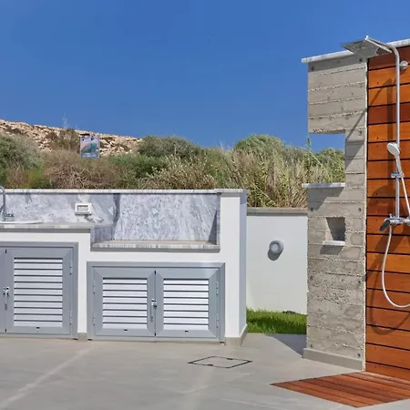 Beachfront Luxury Villa Idania-3