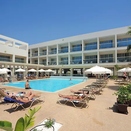 Nelia Gardens-3