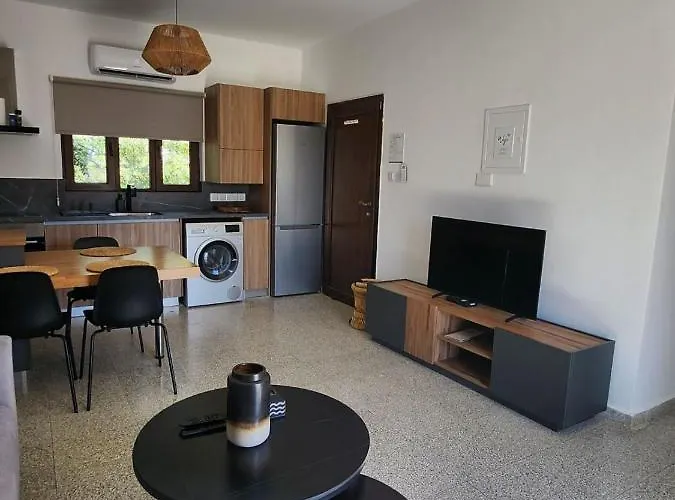 Adamandri Lodge - Prime Location