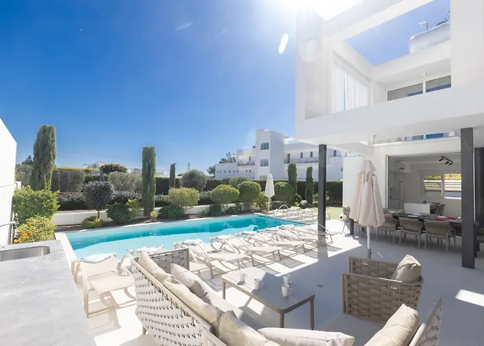 Kube Luxury Villas Ayia Napa