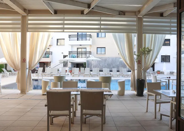 Senator Apartments - Adults Only
