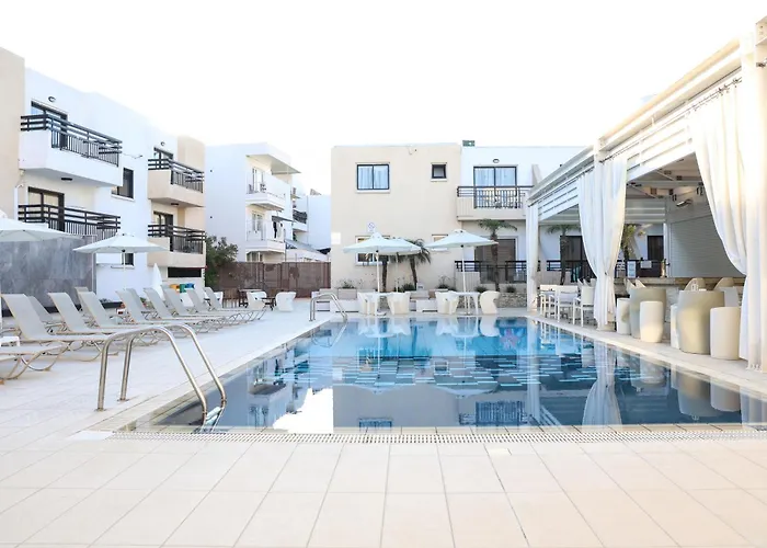 Senator Apartments - Adults Only