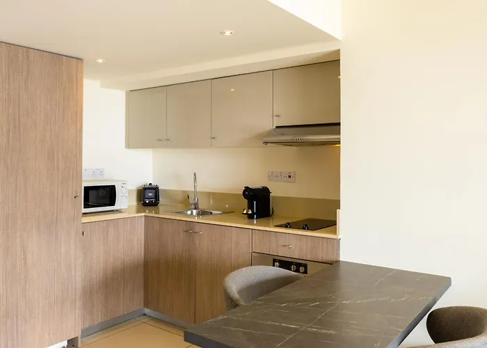Melpo Antia Hotel & Suites