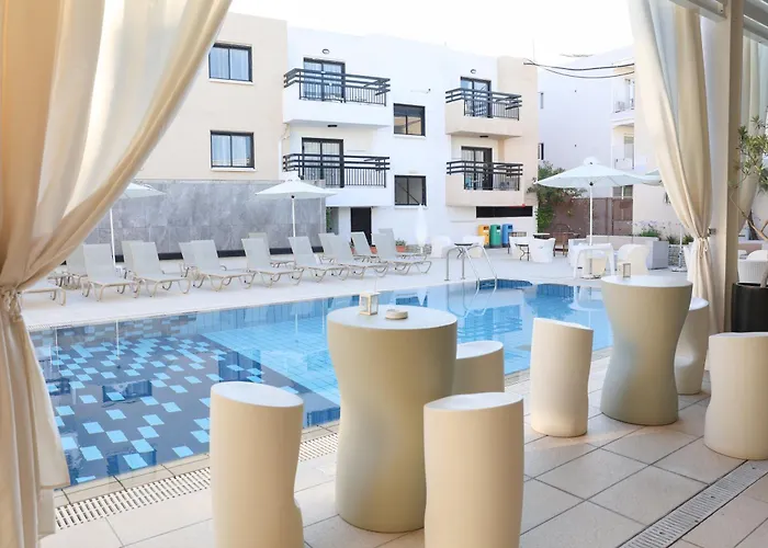 Senator Hotel Apartments - Adults Only